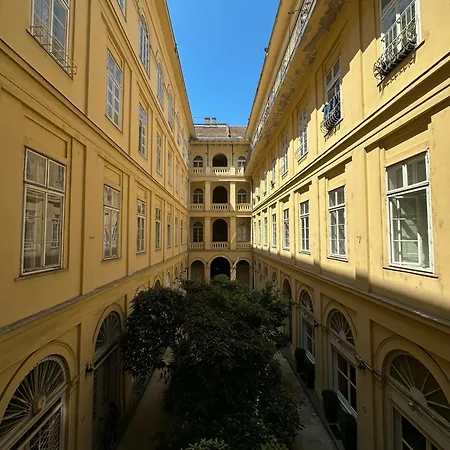 Dolce Basilica Apartment